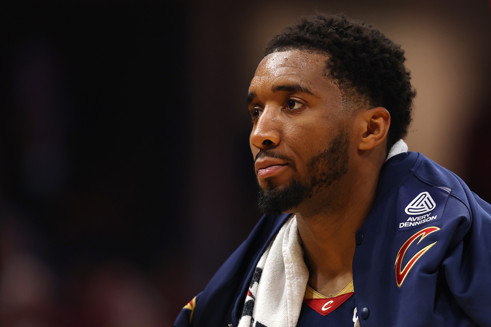 乐鱼体育平台-米切尔大概率留在骑士 火箭该如何补强后卫抓住KD的夺冠窗口期？